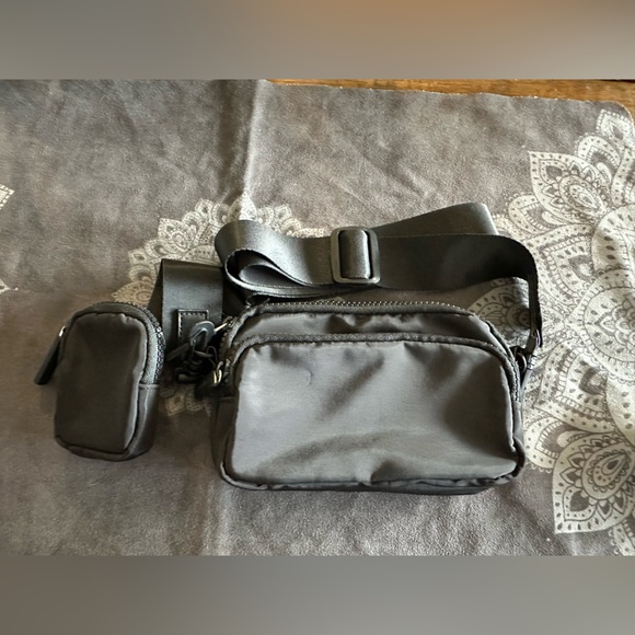 Aerie Offline Crossbody Sling Bag - Picture 1 of 9